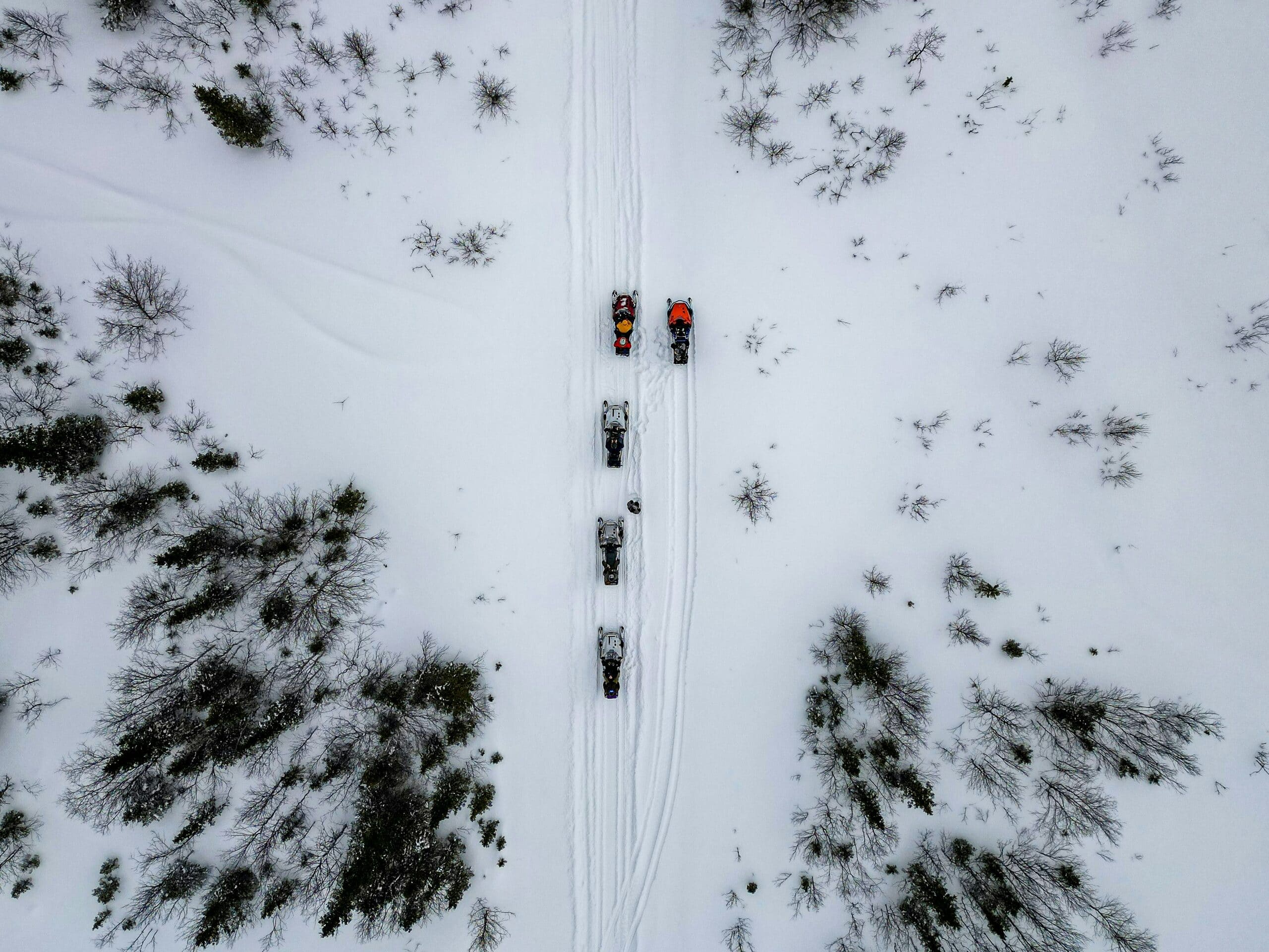 Snöskoterspår genom Sareks vildmark